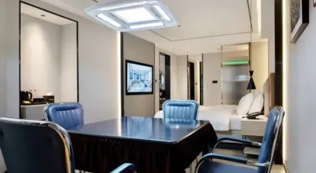 Люкс Premier FUNMEE Hotel (Ningyuan Shundi Square, Yongzhou)