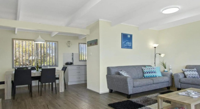 Dolphin Breeze, Забронировать Отель Калберра-Бич Shoalhaven