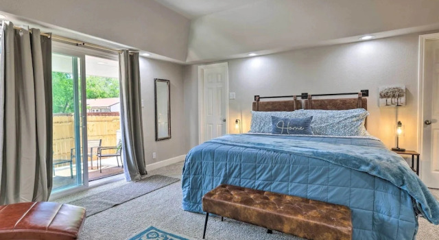 Updated San Antonio Home Near Dtwn & Parks!, Book Feriehus Sommerhuse i Bexar County, Hytte