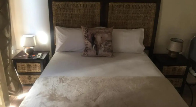 Люкс Deluxe Elephant Lodge Guesthouse
