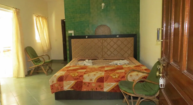 TSK - The Golden Nest Deluxe, Book Hotel Calangute 