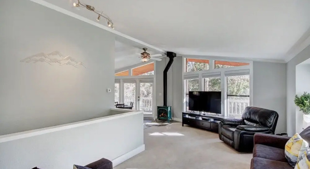 Ski Hill 3 Bedroom Home by Redawning, Rezerwuj Dom wakacyjny Hotele w Vail Ski z parkingiem, Parking