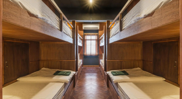 Кровать в общем номере Suneta Hostel Chiangmai