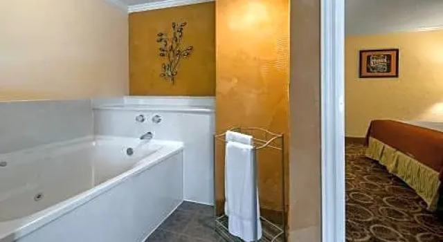 Люкс Sturgis Lodge & Suites, Travelodge by Wyndham