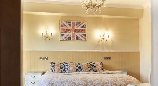 Номер Deluxe Quilt and Croissants Guest House