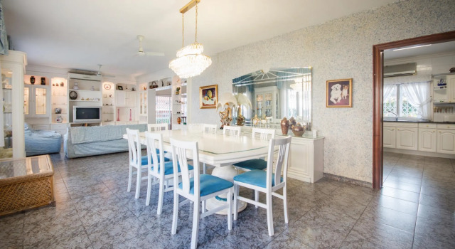 Bfa 1 - Casa Con Piscina, Pista De Tenis, Jardin,, Забронировать Отель Калафель El Baix Penedès