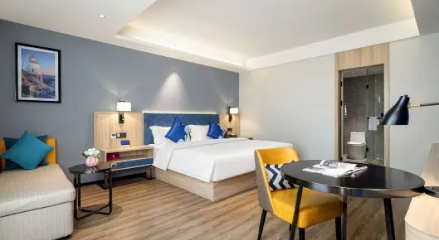 Люкс Deluxe Yeste Hotel (Chongzuo Zhongxin Pedestrian Street Guangxi Minzu Shifan Xueyuan)
