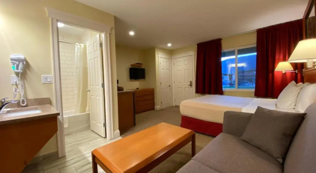Двухместный номер Deluxe Sahara Courtyard Inn & Suites Osoyoos