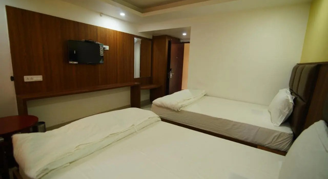 Siriki Resorts, Réserver Hôtel Srungavarapukota 