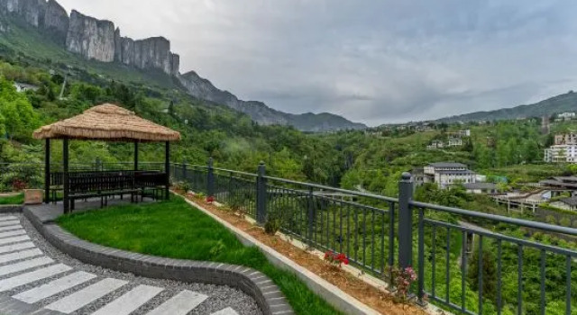 Manshan B&B (Grand Canyon Yunlong Ground Crack Branch), Prenota Bed & breakfast Hotel a Enshi Prefecture con parcheggio, Parcheggio