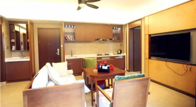 Sanya Linglong Lulushun Hotel