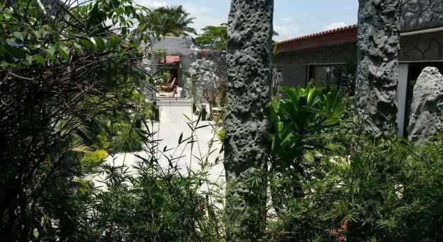 Hotel Des Jardins, Boek Hotel Cocody 