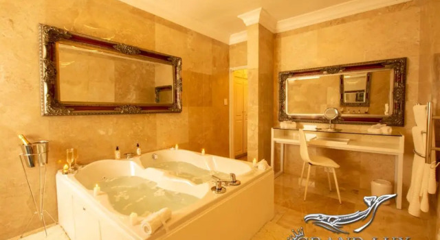 Полулюкс Grand Lux Boutique Manor