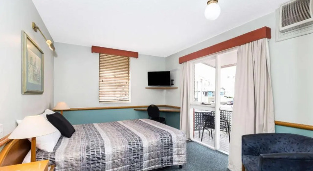 Номер Deluxe Spring Hill Inn