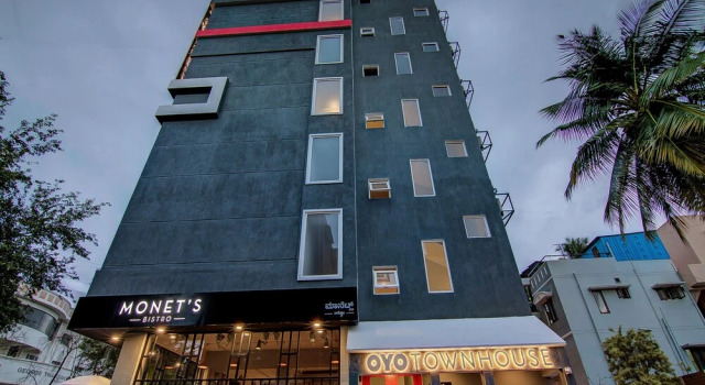 OYO Townhouse 035 Indiranagar, Забронировать Отель Отели Индиранагара 3 звезды, 3*