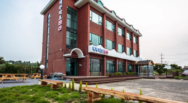 Люкс Jeju Wayo Pension