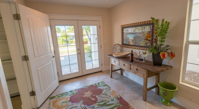 South Seas Apartment 6