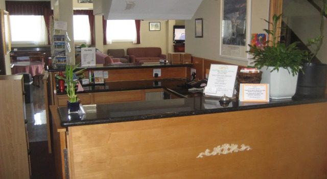 Civic Hotel, Забронировать Отель Отели и гостиницы Сиэтла, рядом с Кинотеатр SIFF Cinema Uptown, Отель