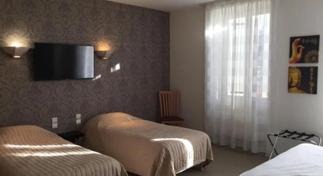 Hôtel Restaurant La Boule dOr, Prenota Hotel Barbezieux-Saint-Hilaire Charente