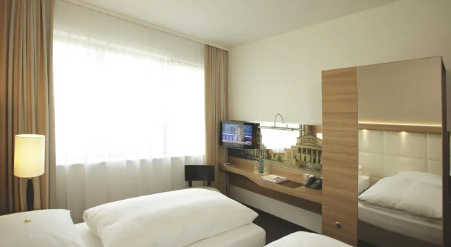 Двухместный номер Comfort H4 Hotel Berlin Alexanderplatz