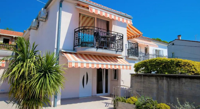 Apartmani Crikvenica 30175 - Carmen
