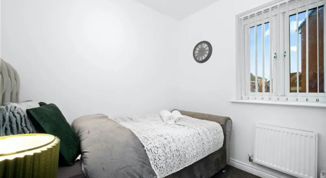 House - Sleeps 6, Garden & Free Parking, 预订 度假屋 提普顿 西米德兰兹