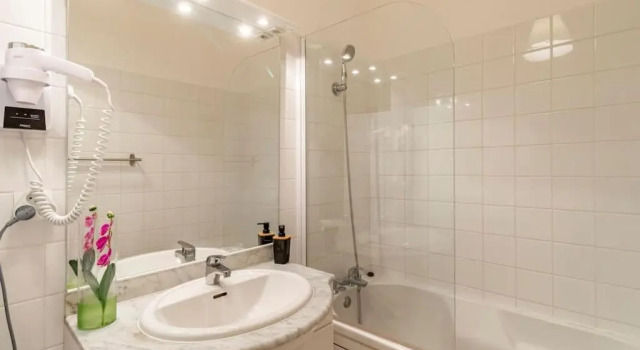 SARLAT, Apptmt T3 résidence CLIM PISCINE PARKING, Prenota Appartamento Hotel a Aquitania con parcheggio, Parcheggio