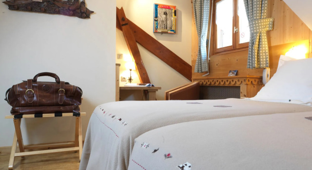 Auberge du Manoir, Забронировать Хостел Хостелы Chamonix City Centre, рядом с Горнолыжный подъемник Эгиль ду Миди, Хостел