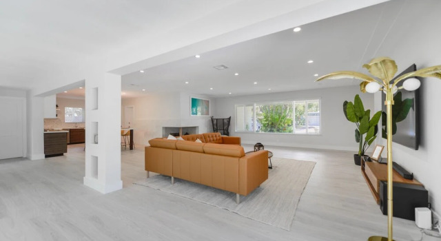 Amazing renovated home close to the Bay