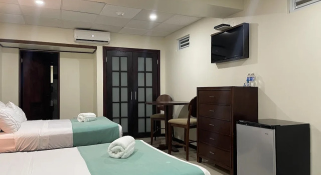 Четырёхместный номер Standard Canyon Boutique Hotel