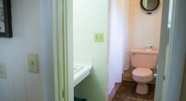 Четырёхместный люкс Lamplighter Cabins & Suites