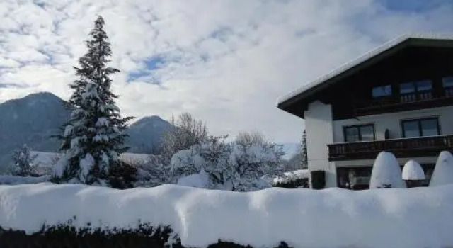 Gästehaus Geist Inkl, Chiemgau Karte, Book Hotel Hotels in Chiemgau with Parking, Parking
