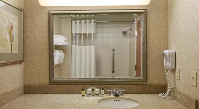 Номер Standard Wingate by Wyndham Charlotte Airport