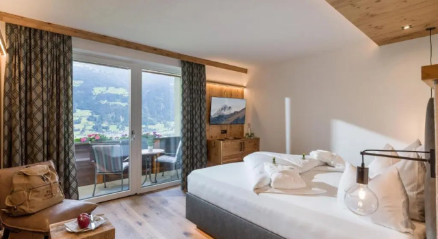 Номер Deluxe Hotel Waldfriede - Der Logenplatz im Zillertal