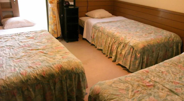 Pension Akanegumo, Book Hotel Hoteller i Kumamoto med parkering, Parkering
