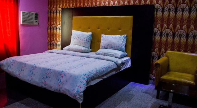 Люкс Royal Hotel Paris Suites