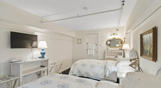 Трёхместный номер Golden Gate Hotel