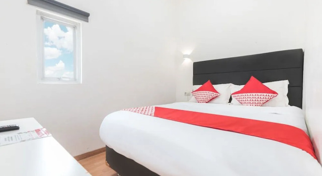 OYO 386 Hey Hotel, Book Hotel Jakarta Jakarta Province