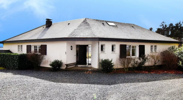 Large Detached House Surrounded by Nature, Забронировать Отель Отели Шамплон 3 звезды, 3*