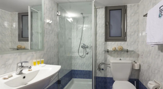 Трёхместный номер Standard с балконом Lilia Hotel