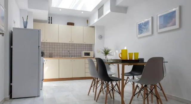 Апартаменты Цокольный этаж с 2 комнатами Bright Eco Studios by GHH