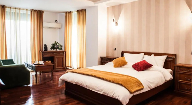 Полулюкс El Locanda Boutique Hotel