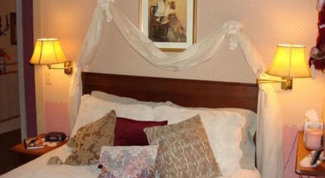 Rocking Horse Inn, Book Hotel Ravenna Ohio