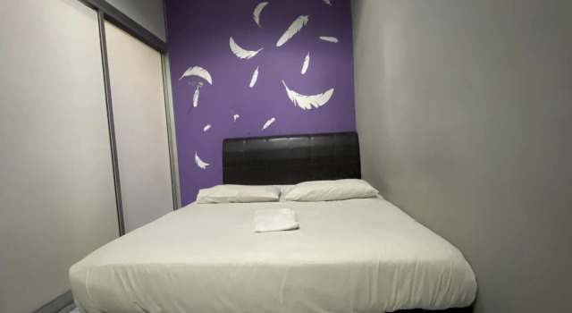 Номер Deluxe OYO 89760 Harmoni Inn Hotel