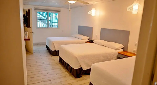 Трёхместный номер Standard с видом на озеро Hotel Casa Turquesa