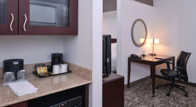 Четырёхместный люкс SpringHill Suites by Marriott Oklahoma City Airport