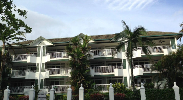 Costa Royale Beachfront Apartments, Prenota Appartamento Hotel SPA a Queensland, SPA