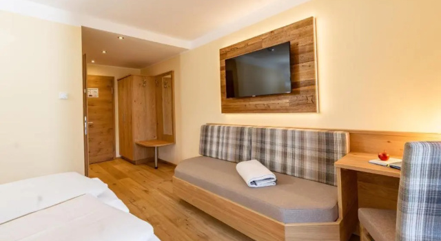 Двухместный номер Deluxe с балконом Hotel Die Metzgerstubn