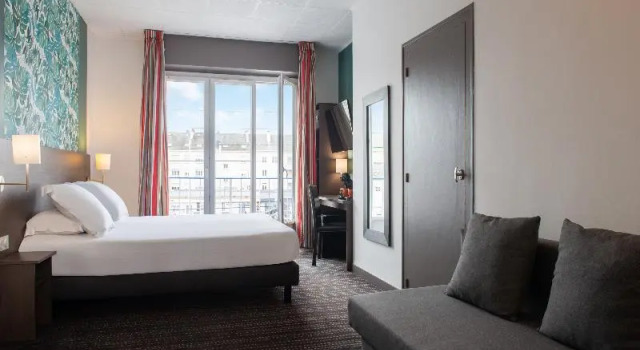 Трёхместный номер Standard с балконом The Originals City, Hôtel de lEurope, Saint-Nazaire