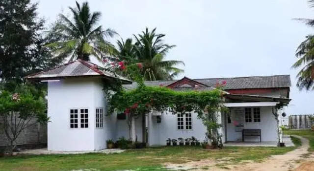 Ala Beach Lodge